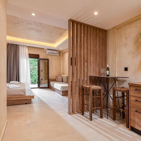 Odyssey Accommodation Pefkochori Bagian luar foto
