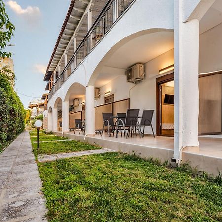 Odyssey Accommodation Pefkochori Bagian luar foto